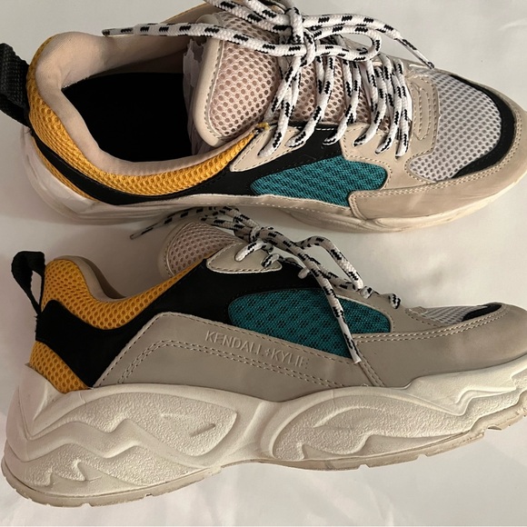 Kendall + Kylie Women’s Chunky Sneakers - Colorful Design size 8 - Picture 2 of 3